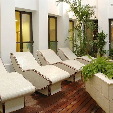 Albayt & 3* Estepona